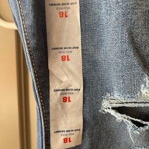 Skinny jeans- pop icon